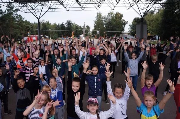 Флешмоб для детей на день знаний. Флешмоб на 1 июня в доу. Флешмоб для детей на день знаний. Флэшмоб с детьми раннего возраста на 9 мая. Флешмоб для детей на день знаний.