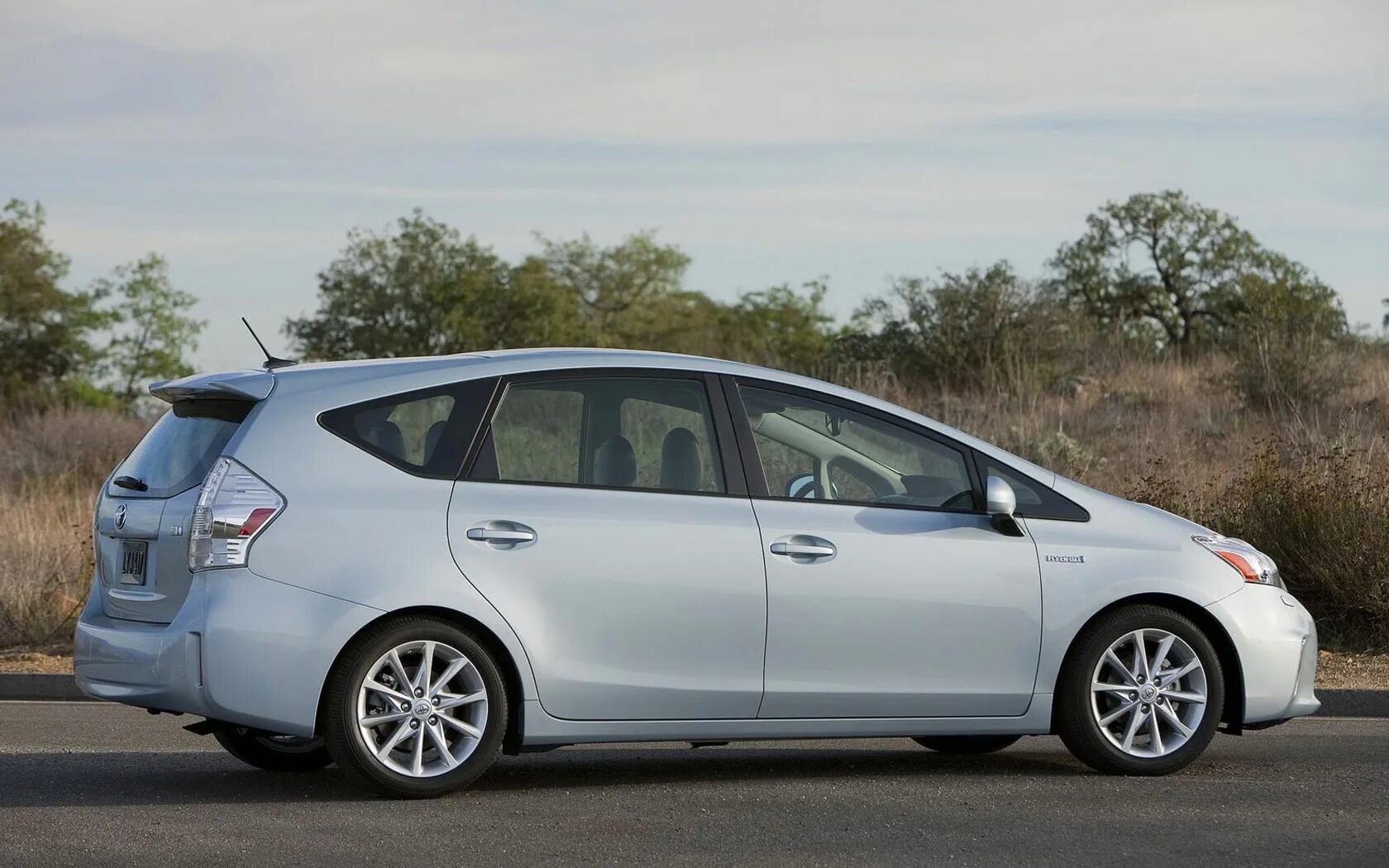 Тойота приус б. Тойота приус гибрид 2020. Toyota prius 2011. Тойота приус б. Тойота приус гибрид 2011.