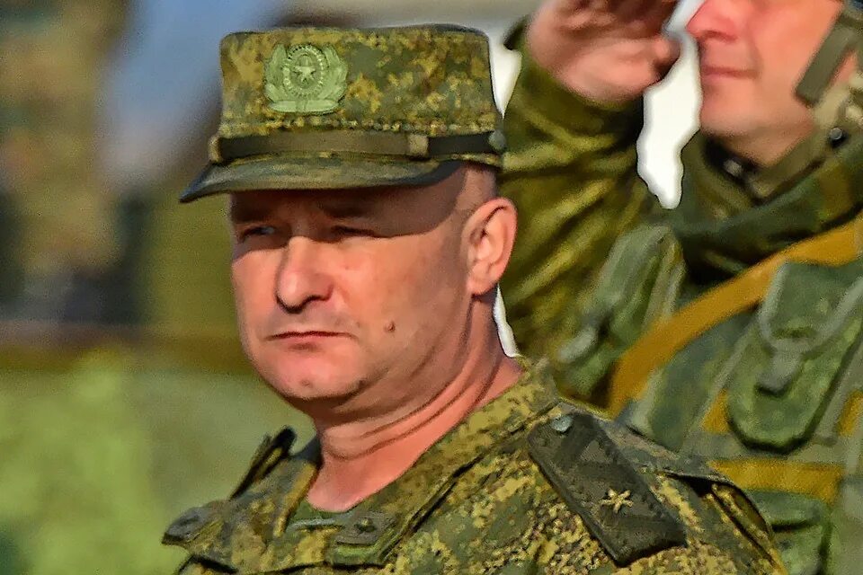 Командующий офицер