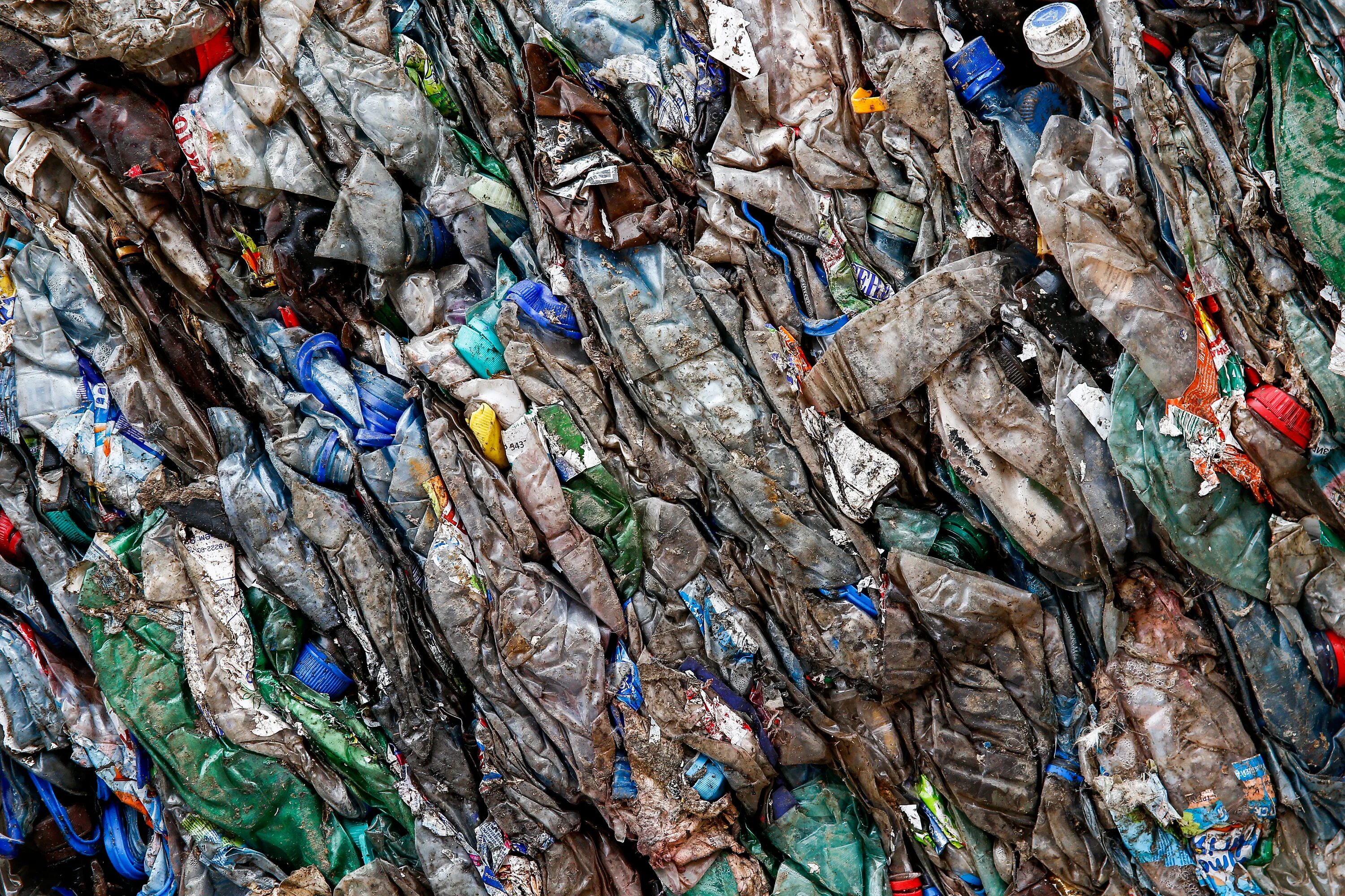 Линия лущения дробления древесины для производства осп плит. 100% утилизация. Утилизация ковров. Одежда из переработанного текстиля. Утилизация ковров.