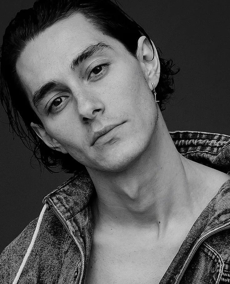 Анар халилов 2022. Красивые фрукты. Гранат азербайджанский. Анар халилов альдо. Анар халилов актер.