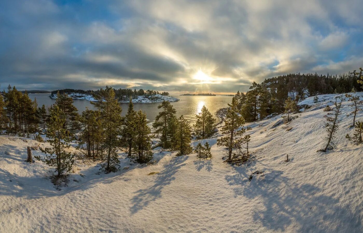 Солнечный сортавала. Озеро Урозеро Карелия зимой. Лахденпохья Карелия зима. Ладога Сортавала зимой. Урозеро Карелия декабрь.