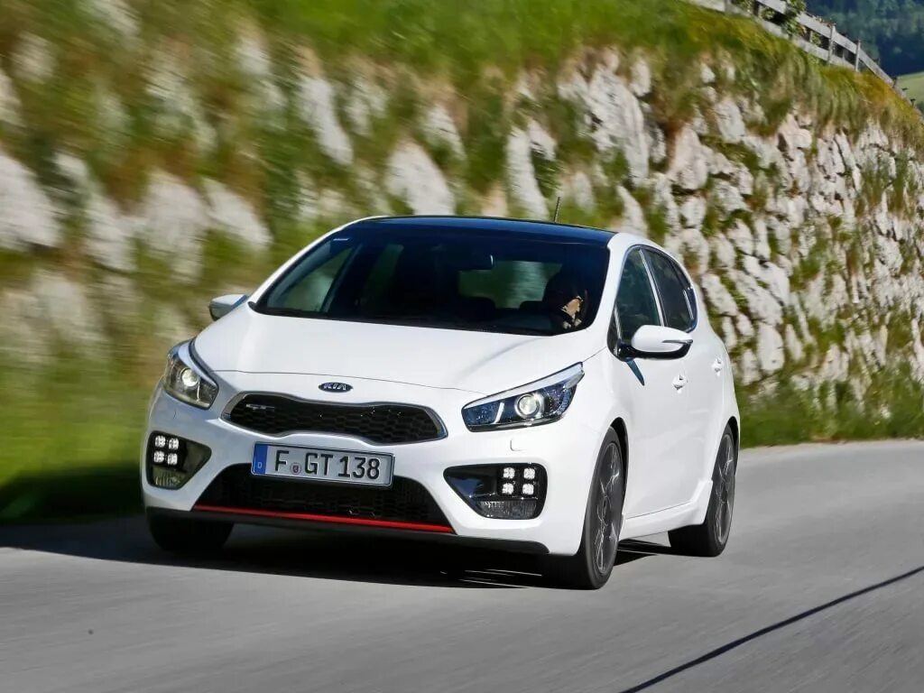 Купить киа сид цены. Kia Ceed gt. Kia Ceed 2013. Kia Ceed 2 gt. Kia cee'd gt 2014.