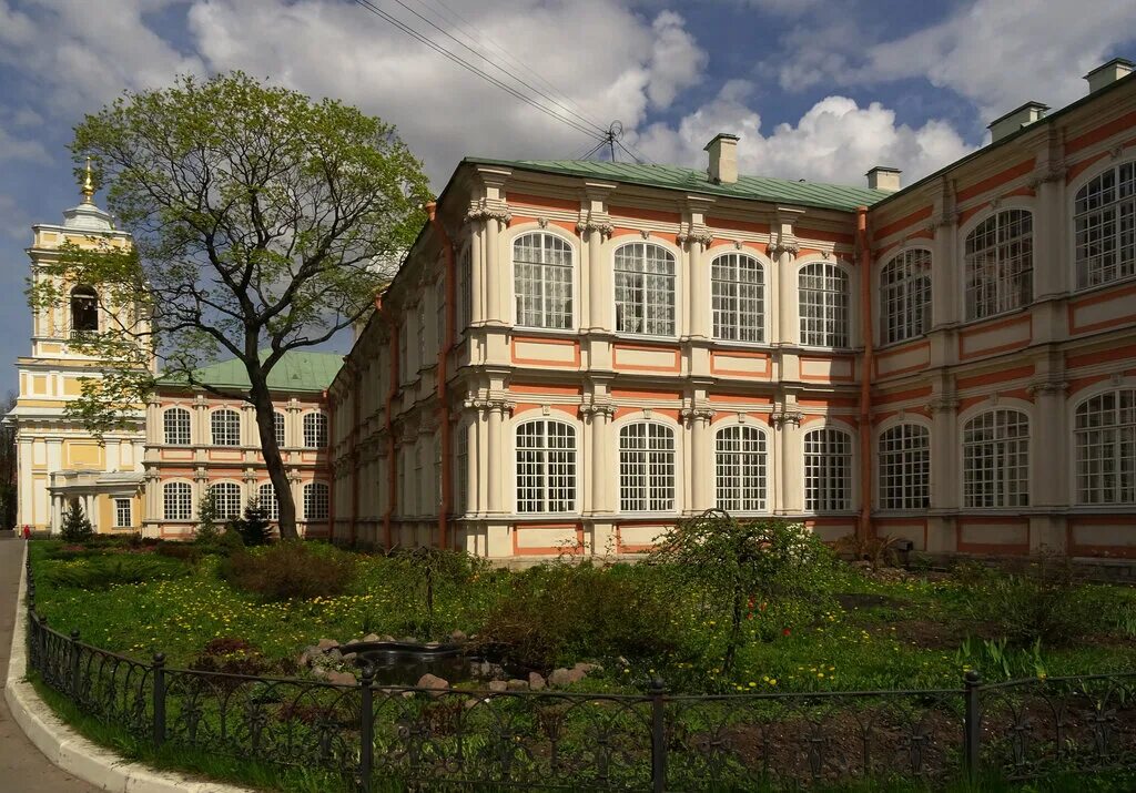 Александро невская лавра федоровский корпус. Александро невская лавра духовской корпус. Духовской корпус александро-невской лавры александро-невская лавра. Федоровский корпус. Духовской корпус александро-невской лавры александро-невская лавра.