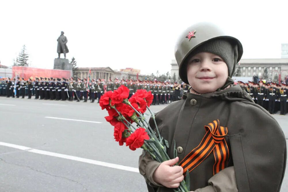 День победы в детском исполнении. Дети на параде Победы. 9 Мая дети. Георгиевская лента для детей. День Победы для детей.