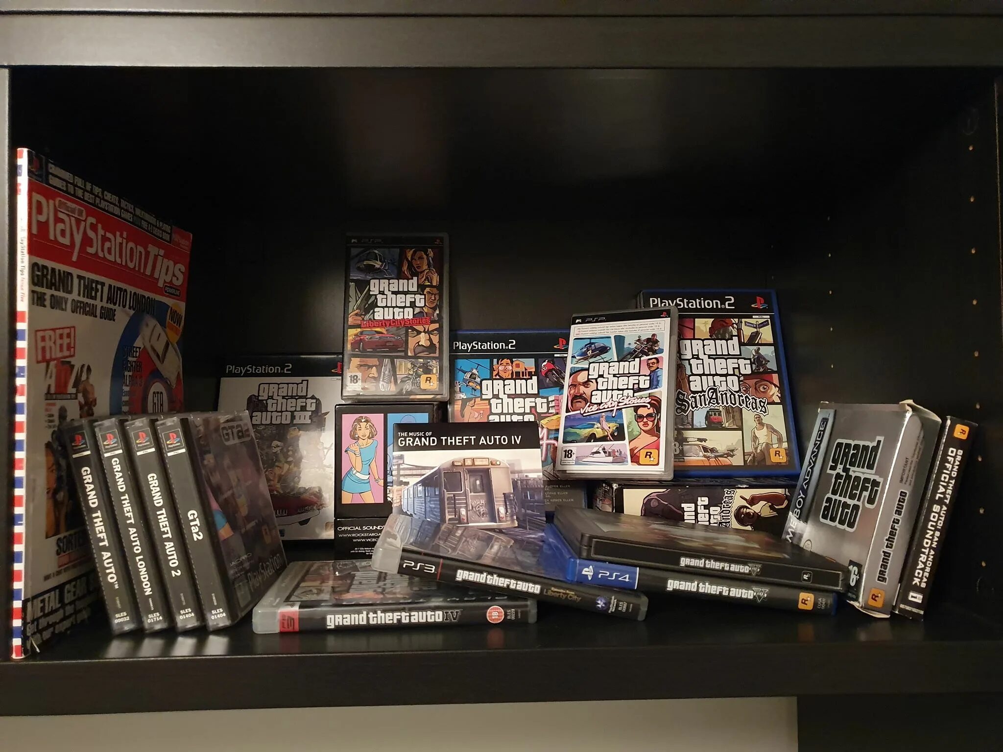 GTA IV коллекционное издание. Коллекционеры видеоигр. Grand Theft auto коллекция. GTA 3 коллекционное издание.