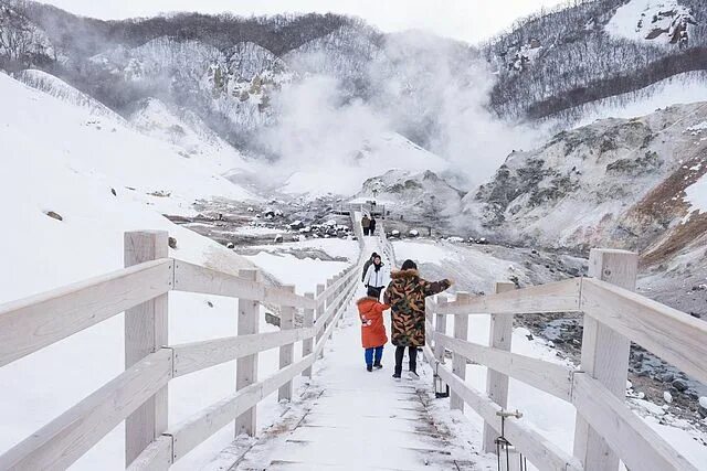 Саппоро Хоккайдо горнолыжный курорт. Хоккайдо Япония зима. Япония Хоккайдо зимой. Остров Хоккайдо зимой.
