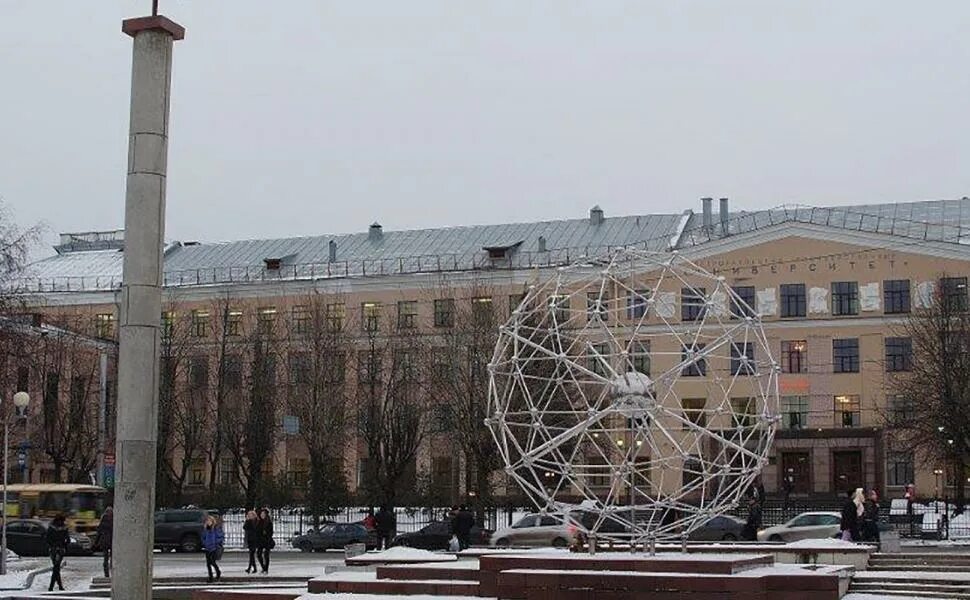 Петрозаводский государственный университет. ПЕТРГУ Петрозаводский государственный университет. Петрозаводск университет ПЕТРГУ Маяк. Предуниверсарий Петрозаводск.