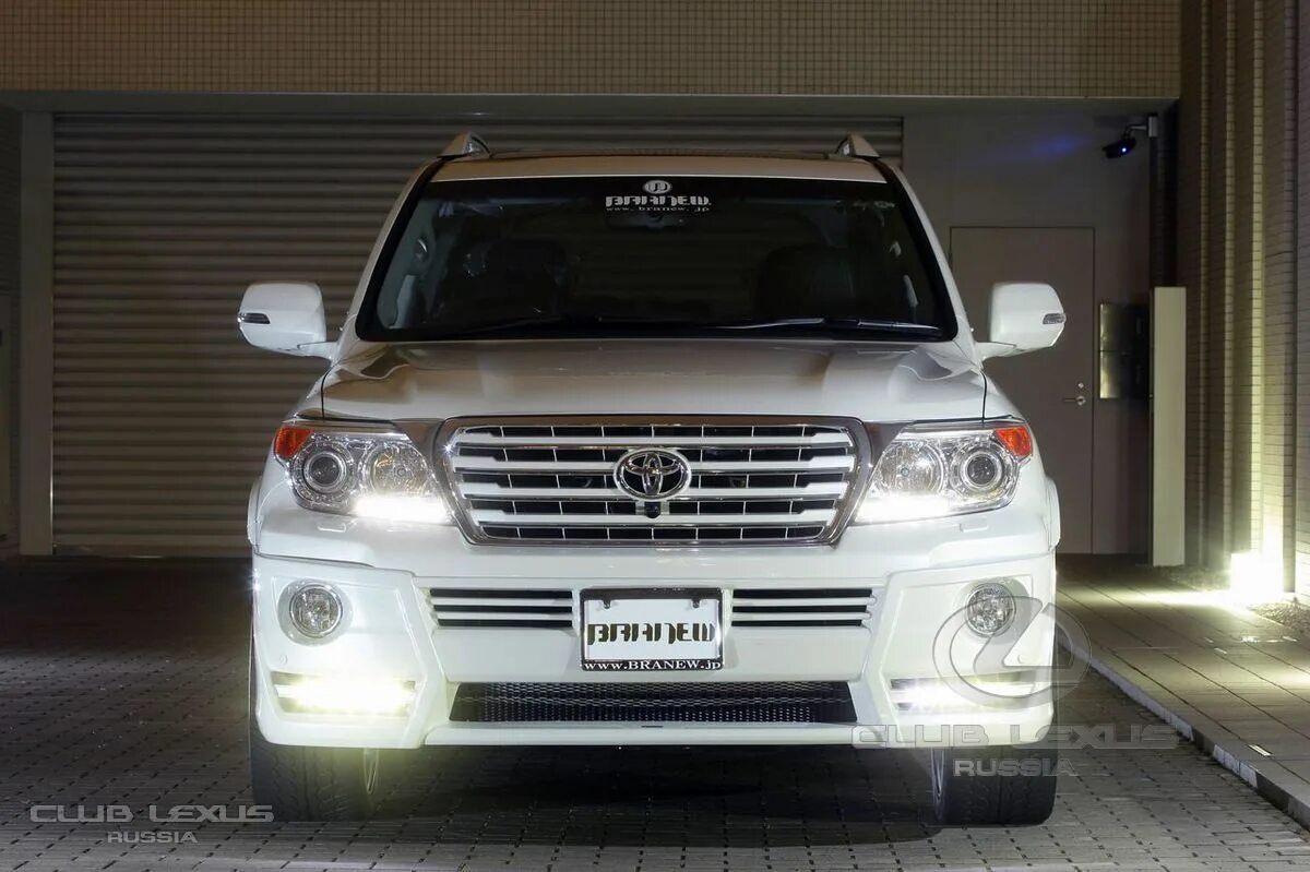 Парктроники ленд крузер 200. Led спойлер Toyota Land Cruiser 200. Toyota Land Cruiser 200 body Kit. Фара TLC 200. Toyota Land Cruiser 200 обвес.