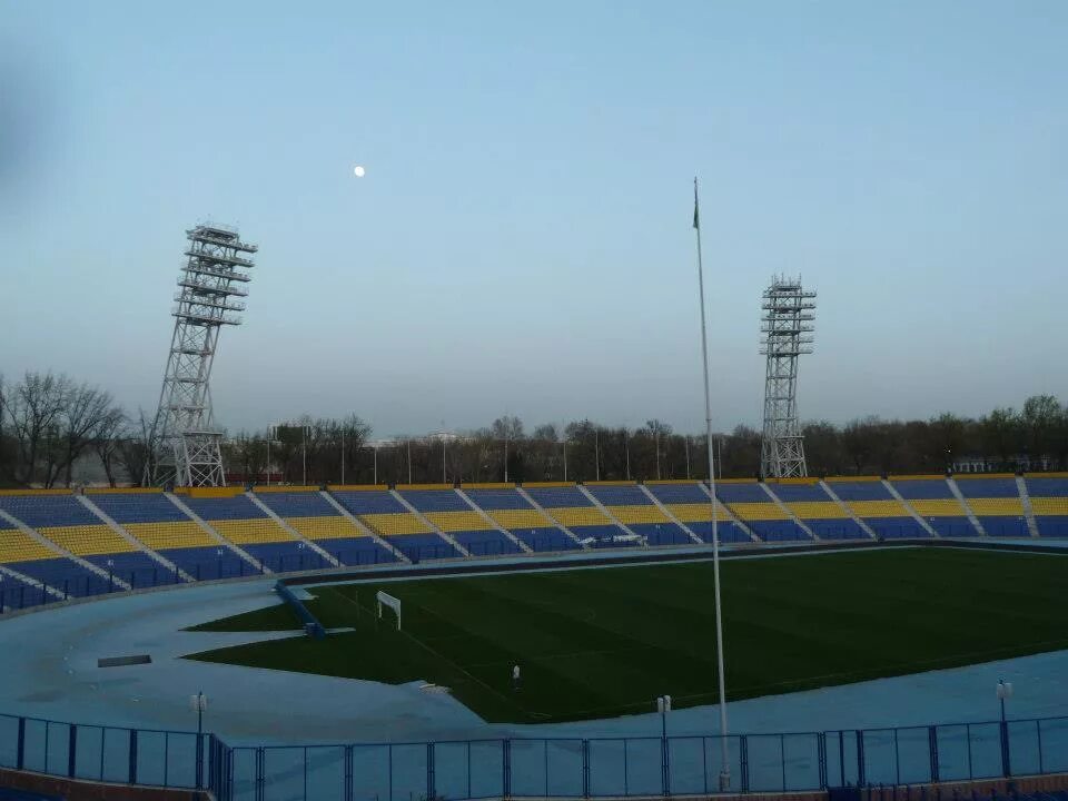 Пахтакор Марказий стадион. Стадион пахтакор в Ташкенте. Марказий (стадион, Наманган). Пахтакор стадион в Ташкенте снаружи. Ташкент стадион