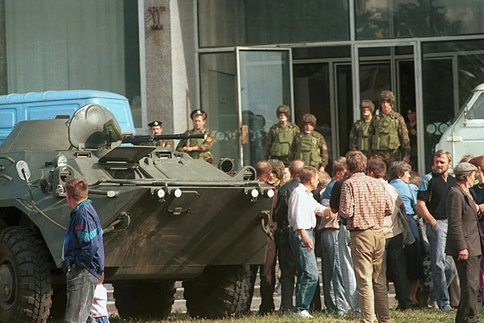 События в литве. Штурм телебашни в вильнюсе 1991. события в вильнюсе 1991. вильнюс 1991 телецентр. штурм телецентра в вильнюсе.