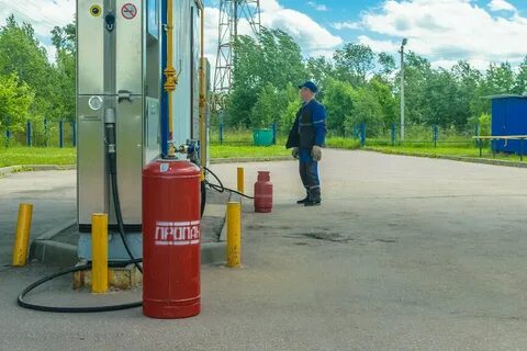 В пропане вода и газ