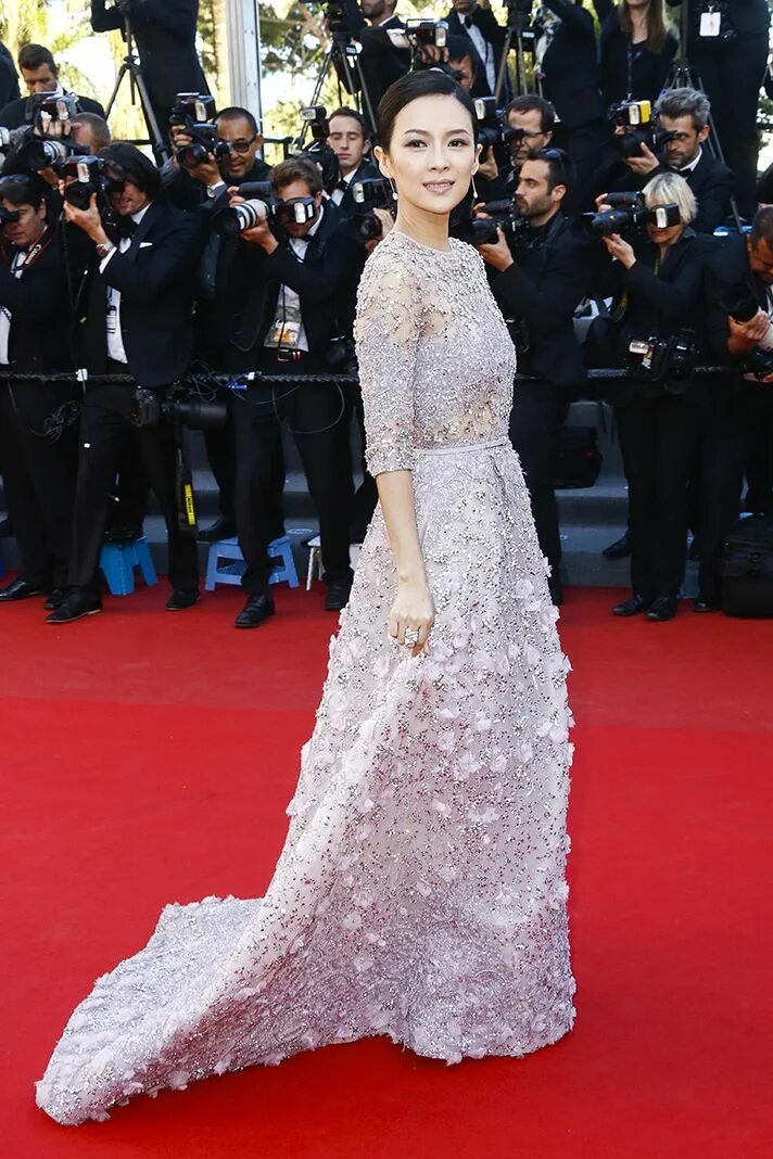 Чжан цзыи великий мастер. Zhang 2013. Азиатка в профиль. Великий мастер 2013. Великий мастер 2013.