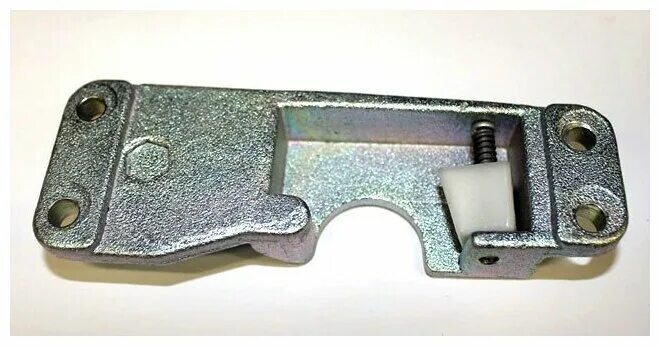 фиксатор замка двери камаз 5320. замок капота камаз 65115. 5320-6105035-10 фиксатор замка левый. замок капота камаз 6520 евро 4. 5320-6105034-10 фиксатор замка правый.