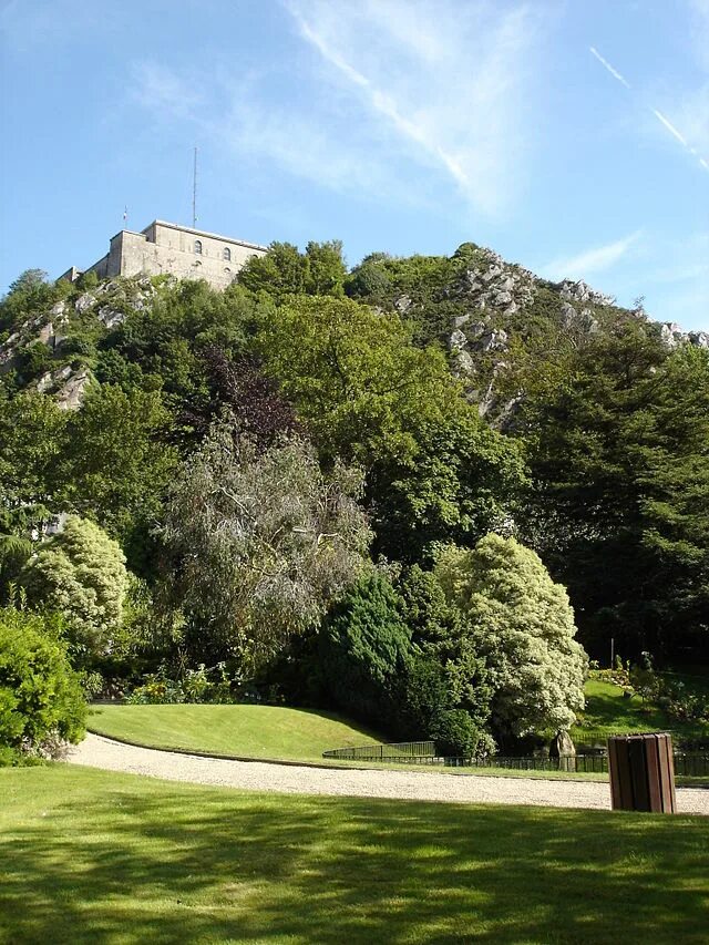 Калиньи. Un Jardin public. Что растет в окрестностях Шербура. Шербур фото.