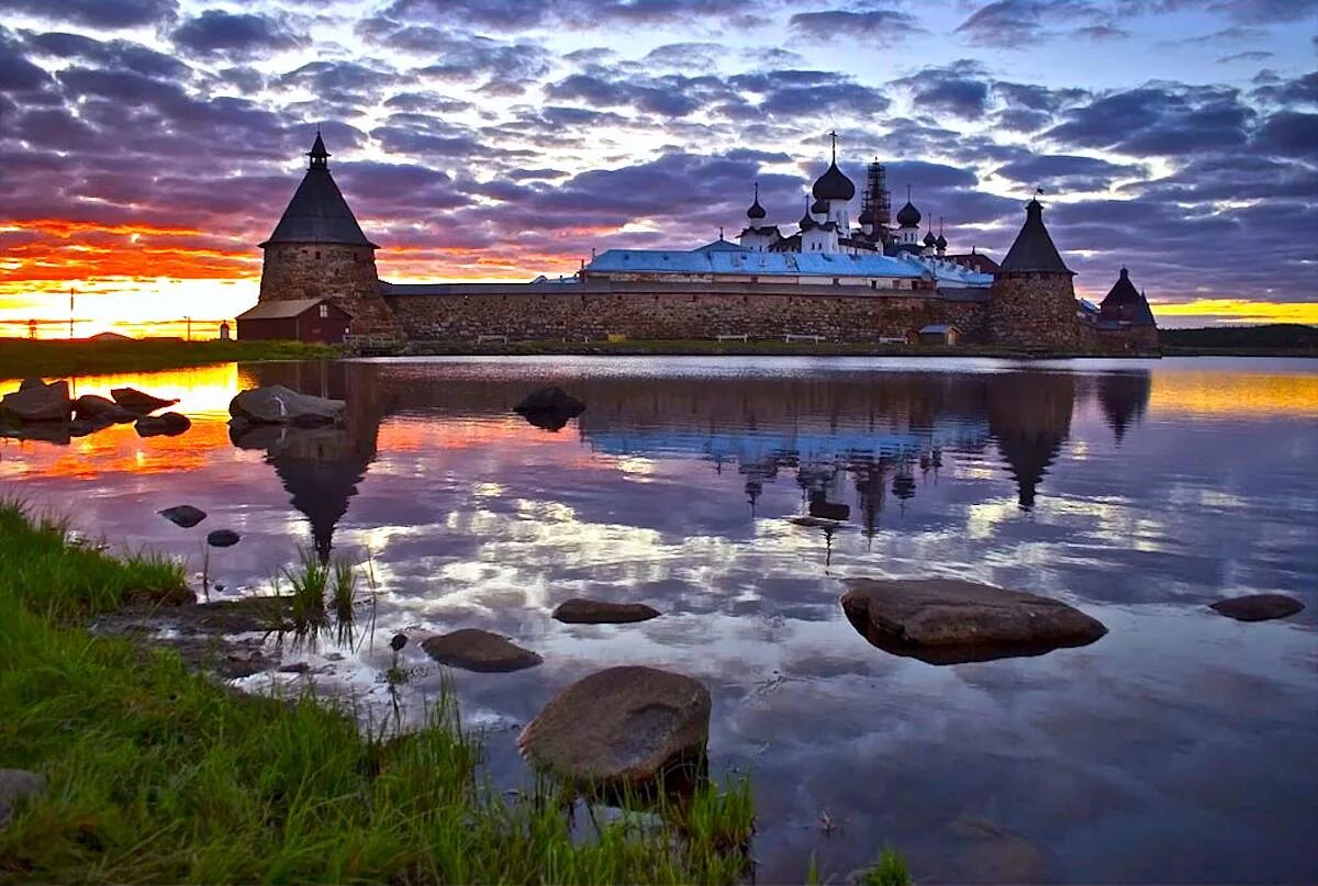 Памятники соловецких островов. Соловецкий архипелаг (Архангельск). Историко-культурный комплекс Соловецких островов. Соловецкий монастырь Соловецкие острова. Остров Соловки Карелия.