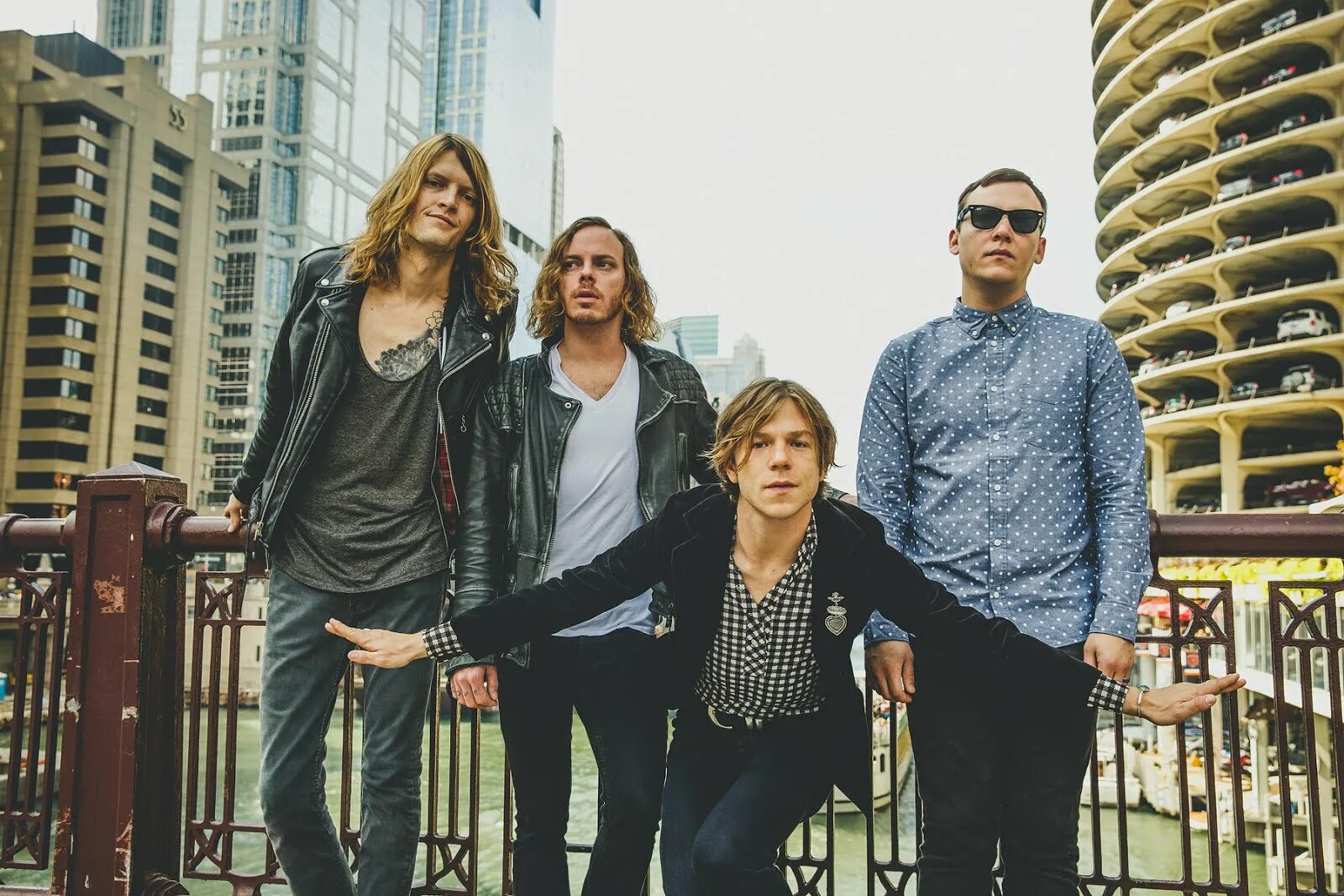 Cage the elephant come. Группа Cage the Elephant. Cage the Elephant Cage the Elephant. Cage the Elephant обложка. Cage the Elephant фото.