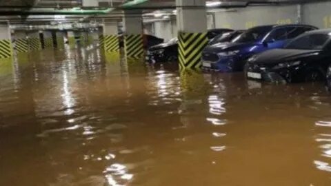 Парковка в уфе затопило