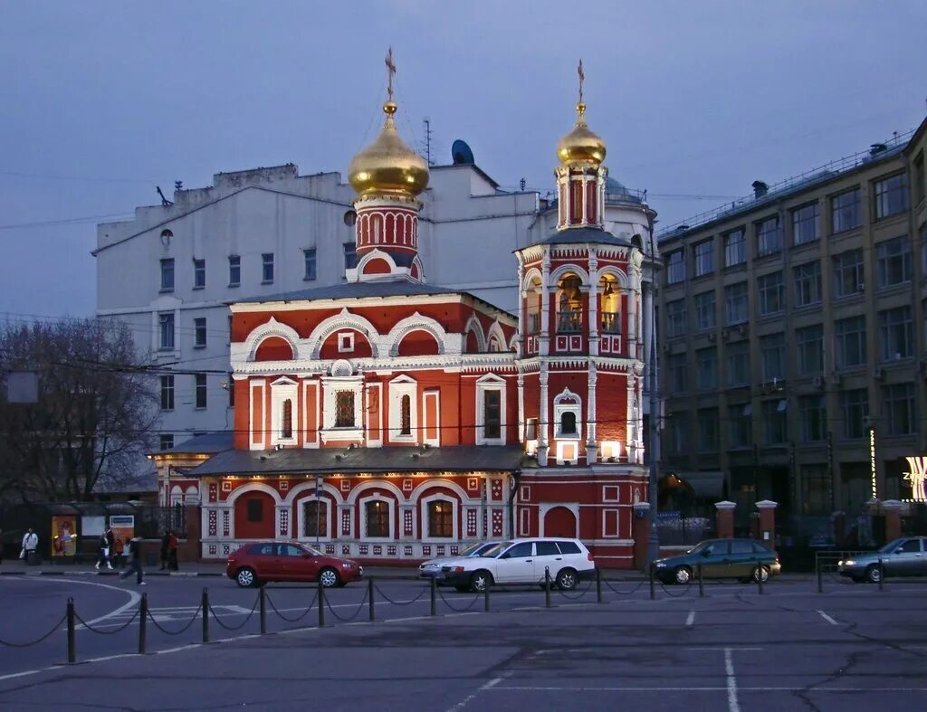 Святые города москвы. Храм на Кулишках в Москве. Китай город храм всех святых на Кулишках. Церковь на Кулишках Китай город. Церк. Всех святых на Кулишках г. Москва.