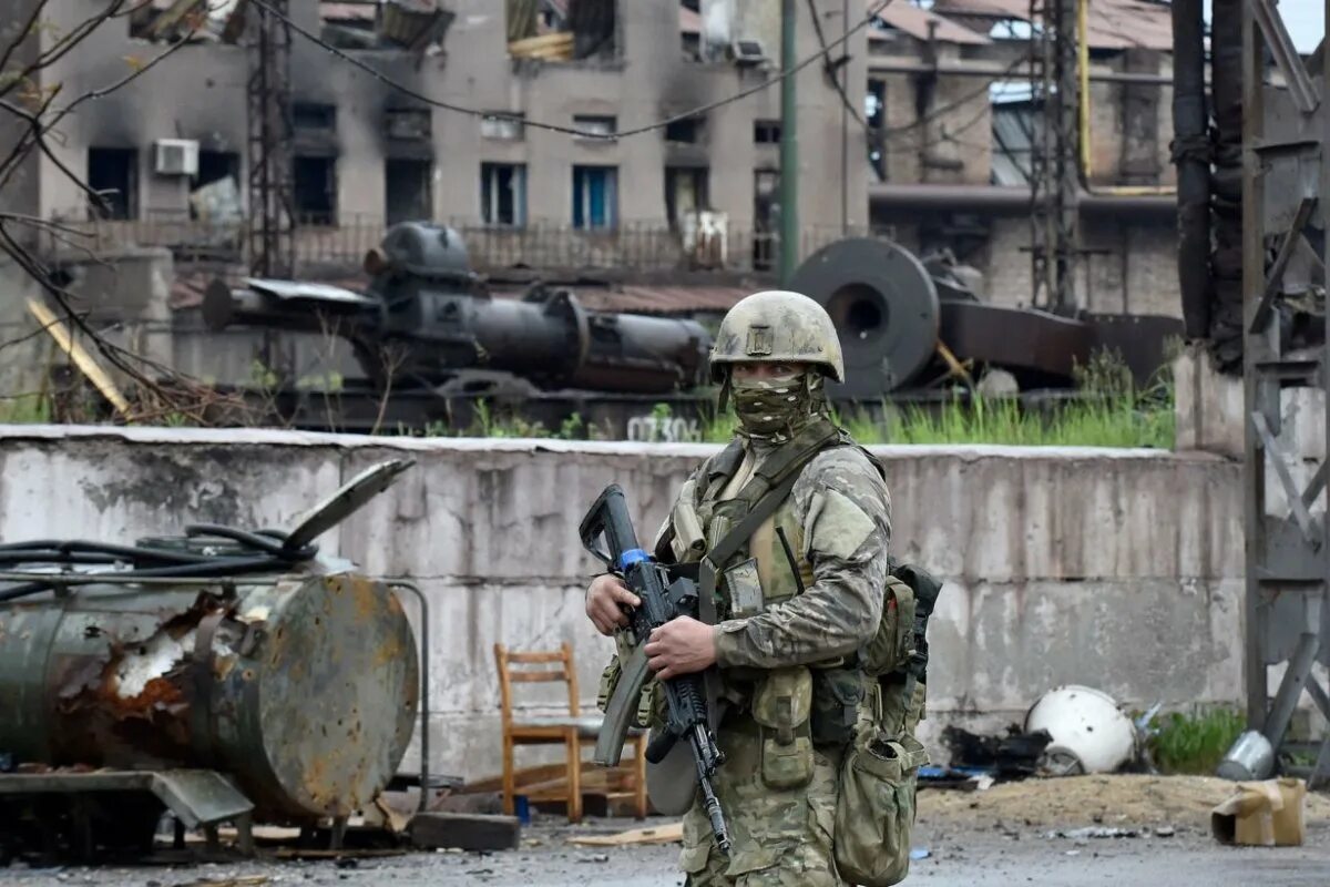 Нападение всу сегодня. Солдаты РФ на Украине. Российские солдаты на Украине. Мариуполь солдаты.