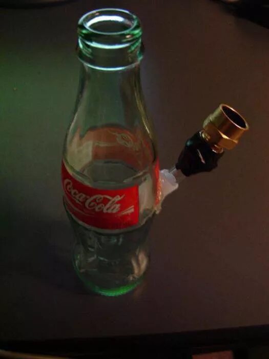 Бонг для курения. Бонг из бутылки стекло. Бонг. Сделать бонго. Бонги lp a601-dw aspire.