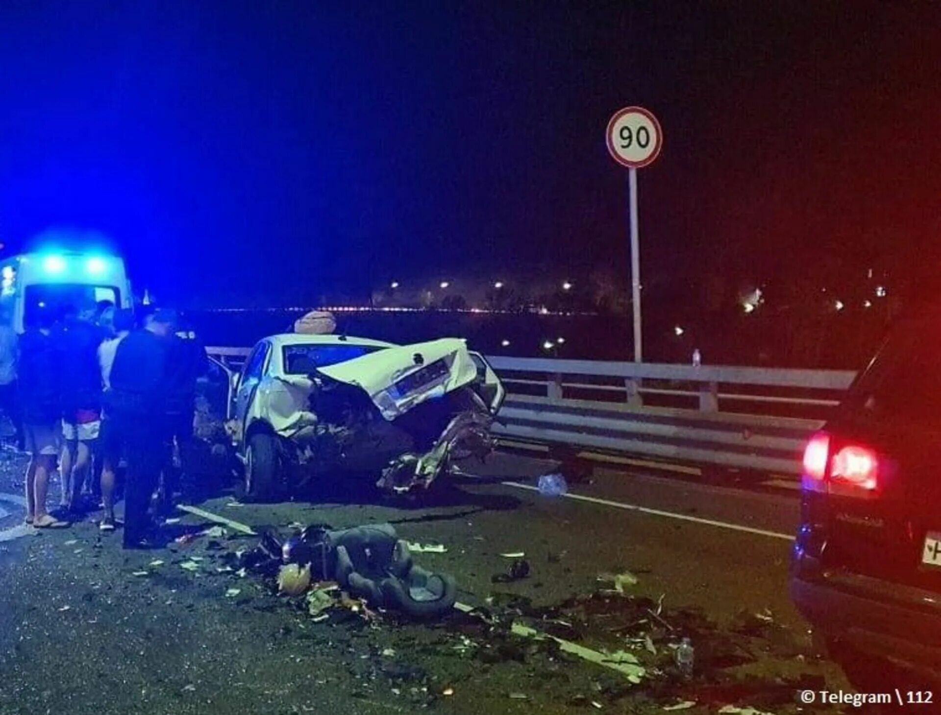 Попала в аварию и была вытрахана незнакомцем прямо на дороге
