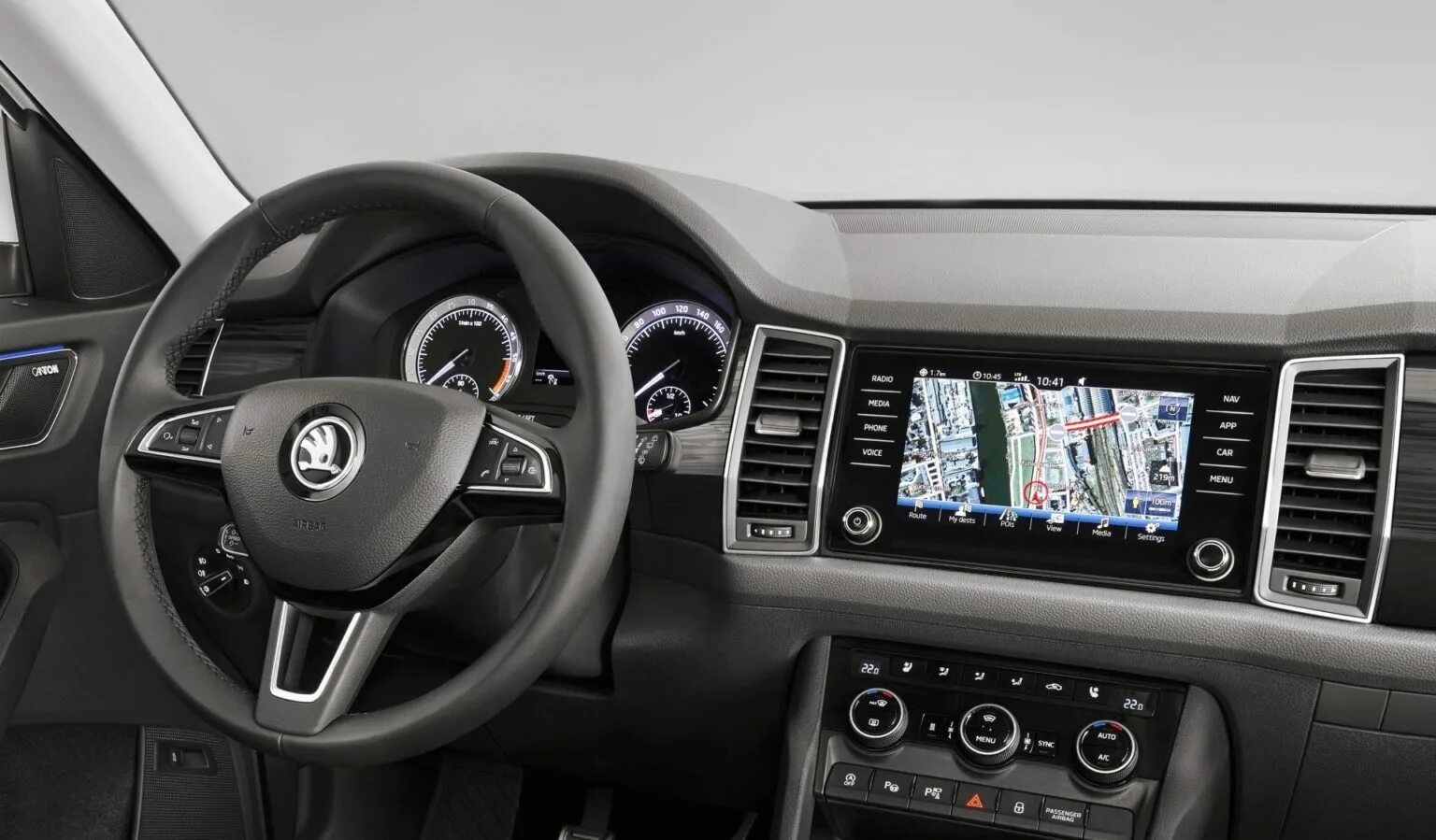 Навигация кодиак. Skoda kodiaq 2017 салон. skoda kodiaq интерьер. шкода кодиак интерьер. skoda kodiaq 2025 interior.