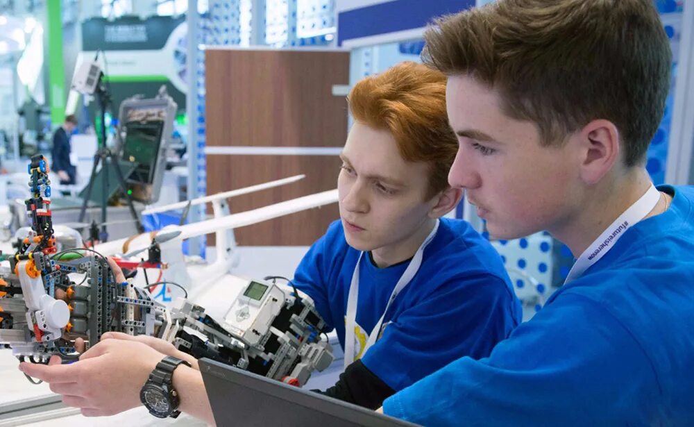 роботы и робототехника. инновационная робототехника. инновационная робототехника. искусственный интеллект. китайские роботы.