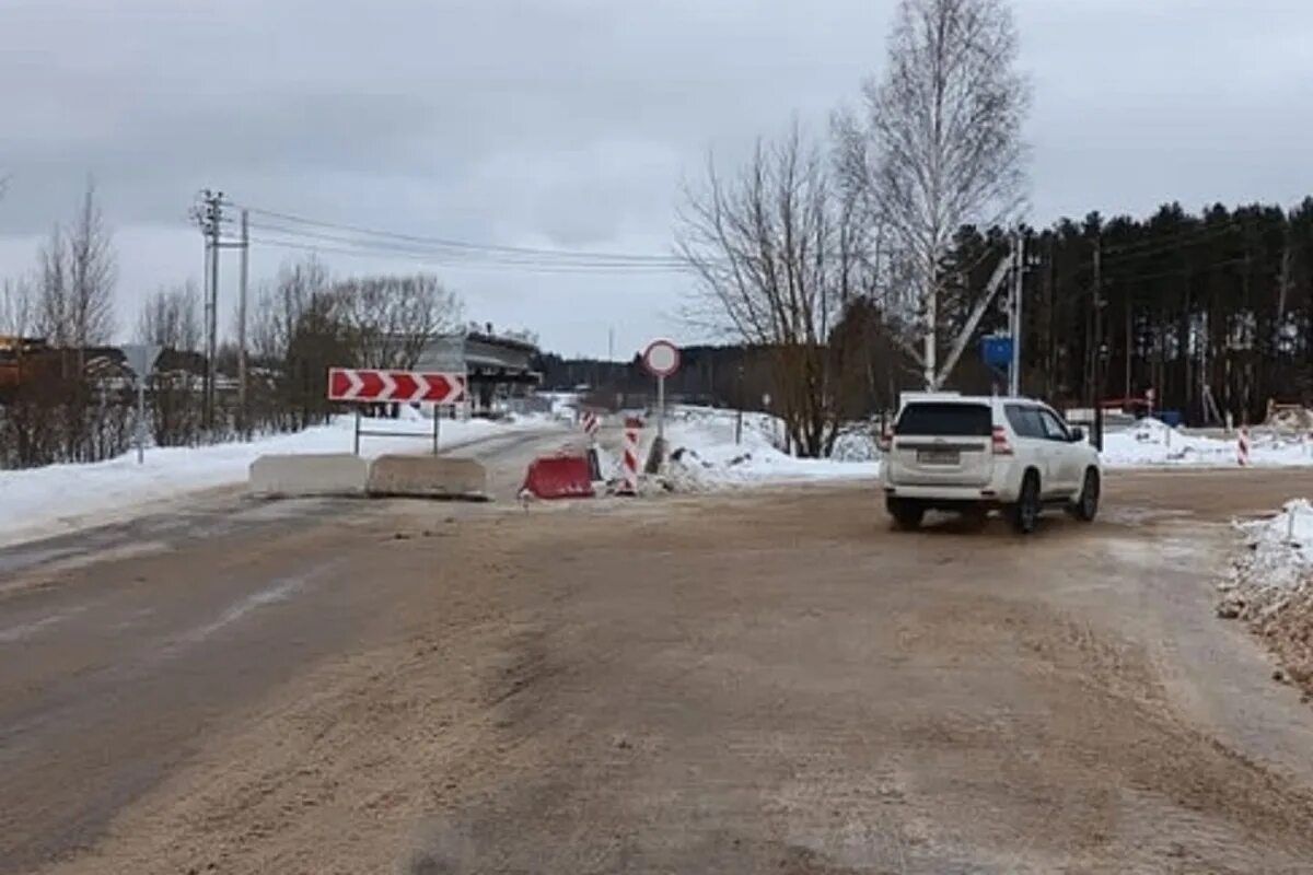 Тверь перекрыли. Перекрыт участок дороги. лед на дороге. м11 тверь. дороги в твери сегодня.