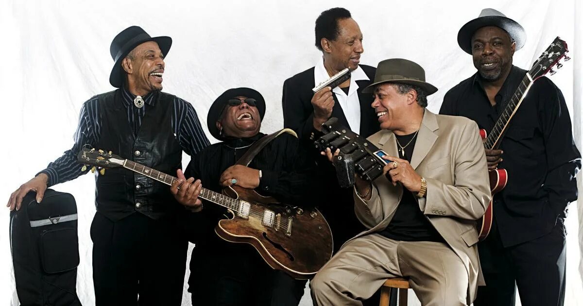 Chicago blues. Плакат блюз. Chicago blues. Chicago надпись. Чикаго блюз.
