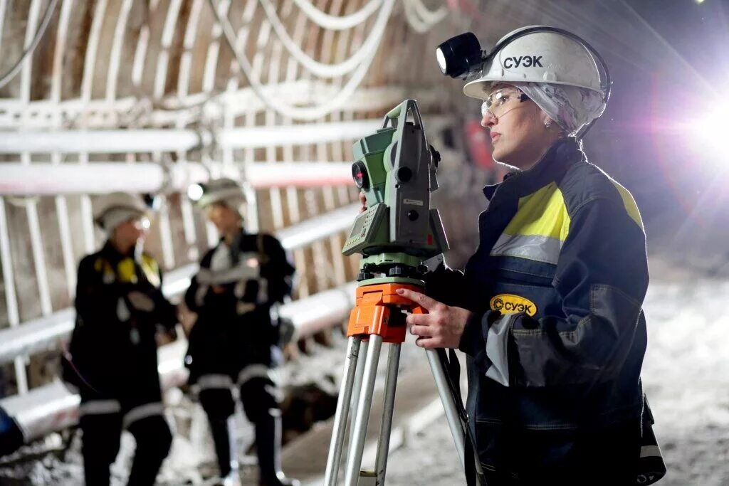 Работники суэк. Шахта суэк кузбасс. Суэк разрез березовский шарыпово. Аймхолдинк суэк. Феденев суэк.