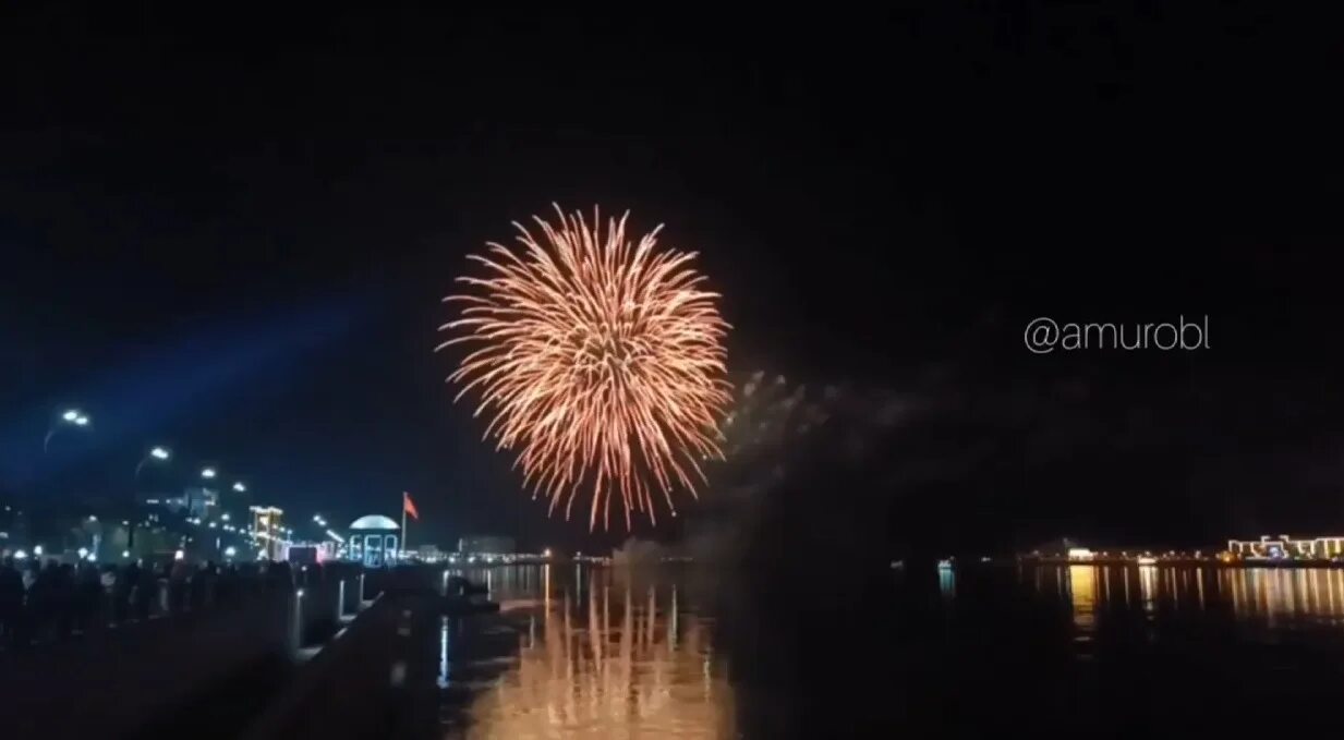 Парад в китае 2025. Салют в китае. салют 9 мая хабаровск. хэйхэ 9 мая. парад в благовещенске.