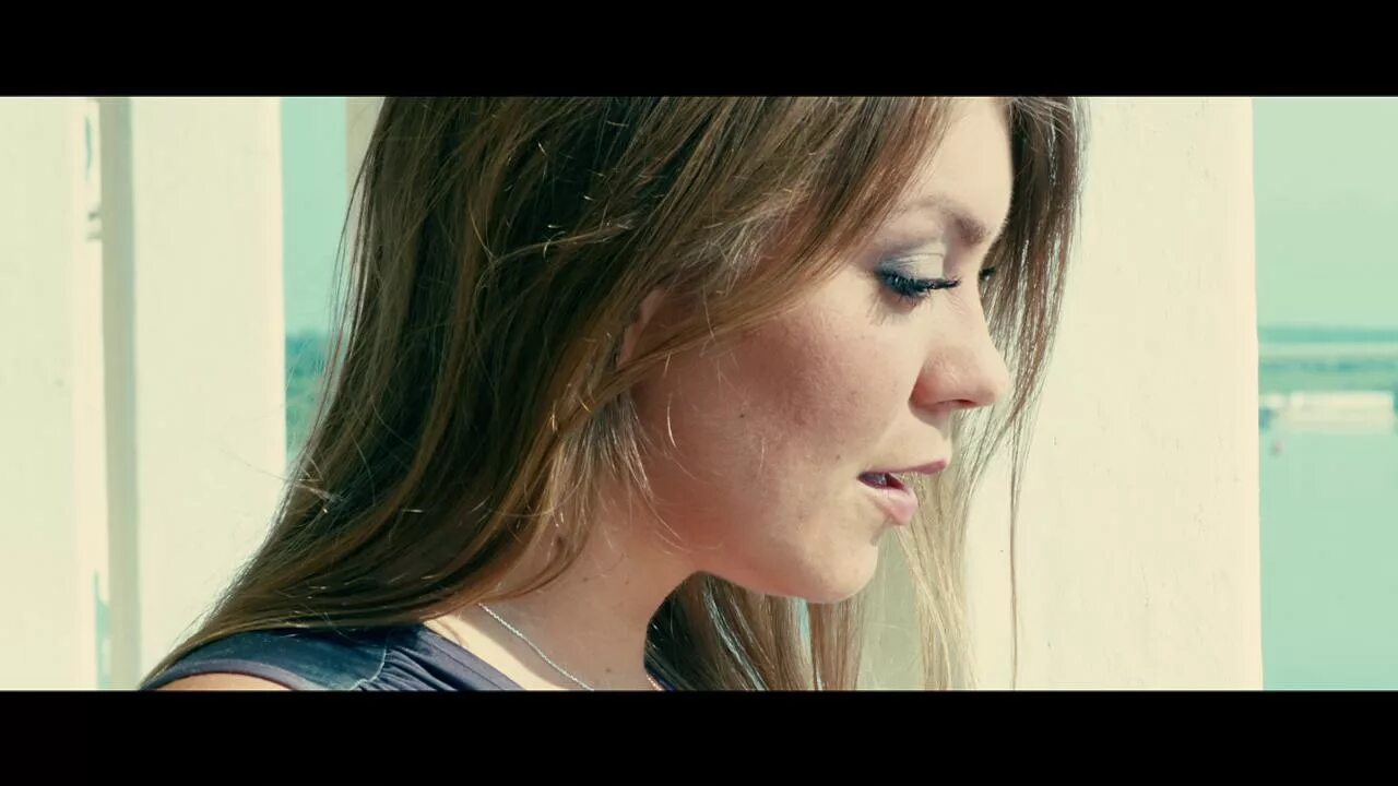 тише клипы. новые клипы 2021 российские дует. би 2 клинч. вера брежнева nirvana. тише клипы.