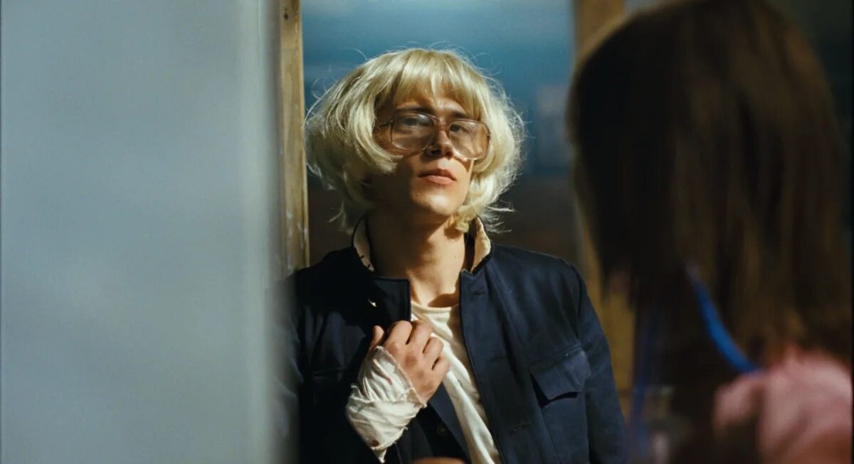 Леонид бичевин замкнутые пространства. Мария машкова и бичевин. Запертые пространства. Леонид бичевин. Закрытые пространства фильм 2008.