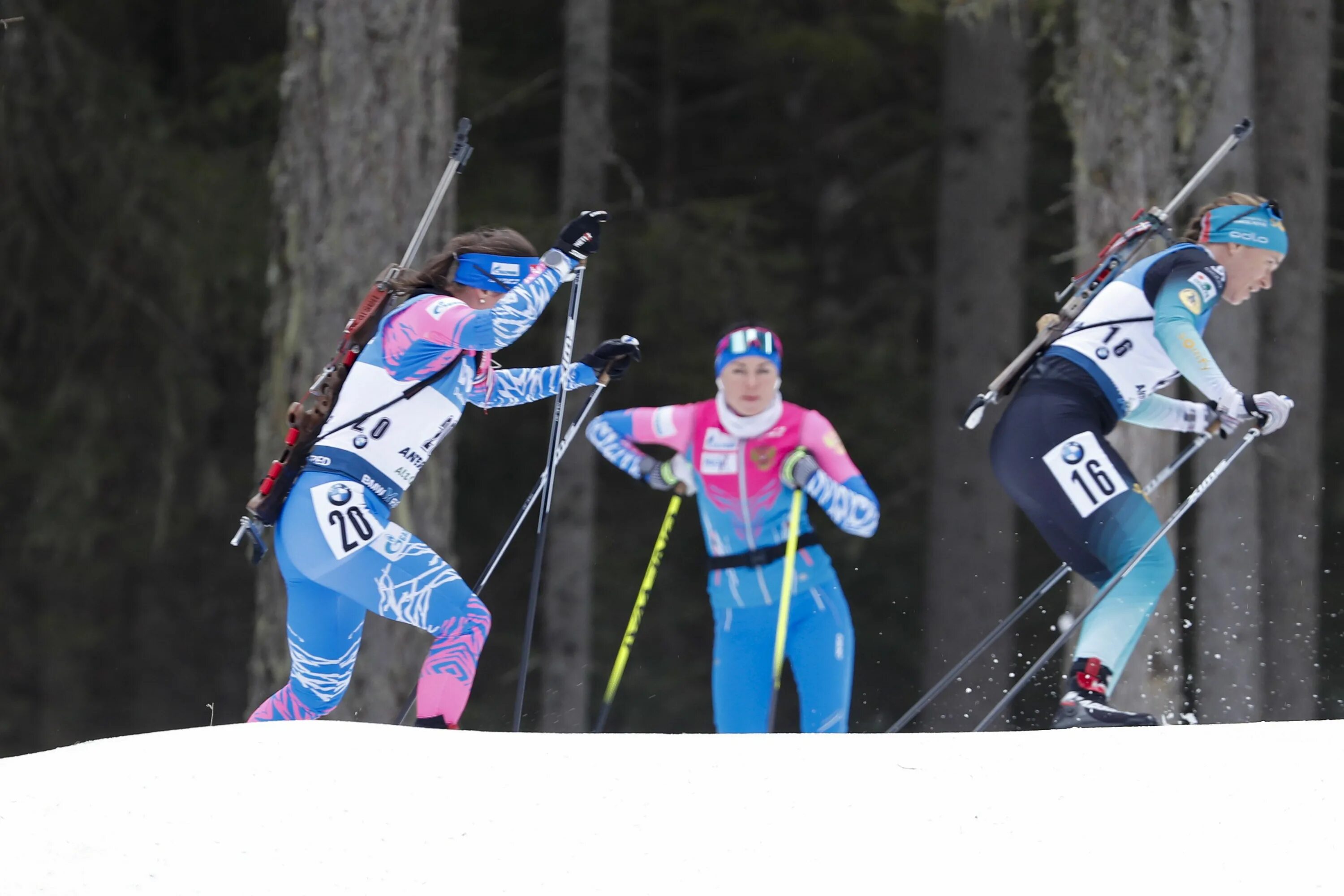 Biathlon Oberhof 2011 женская эстафета. Биатлон 2019 Оберхоф эстафета женщины Россия. Сборная Росси по биатлону женская. Биатлон км 2006 эстафеты. Эстафета состоит из 5 этапов