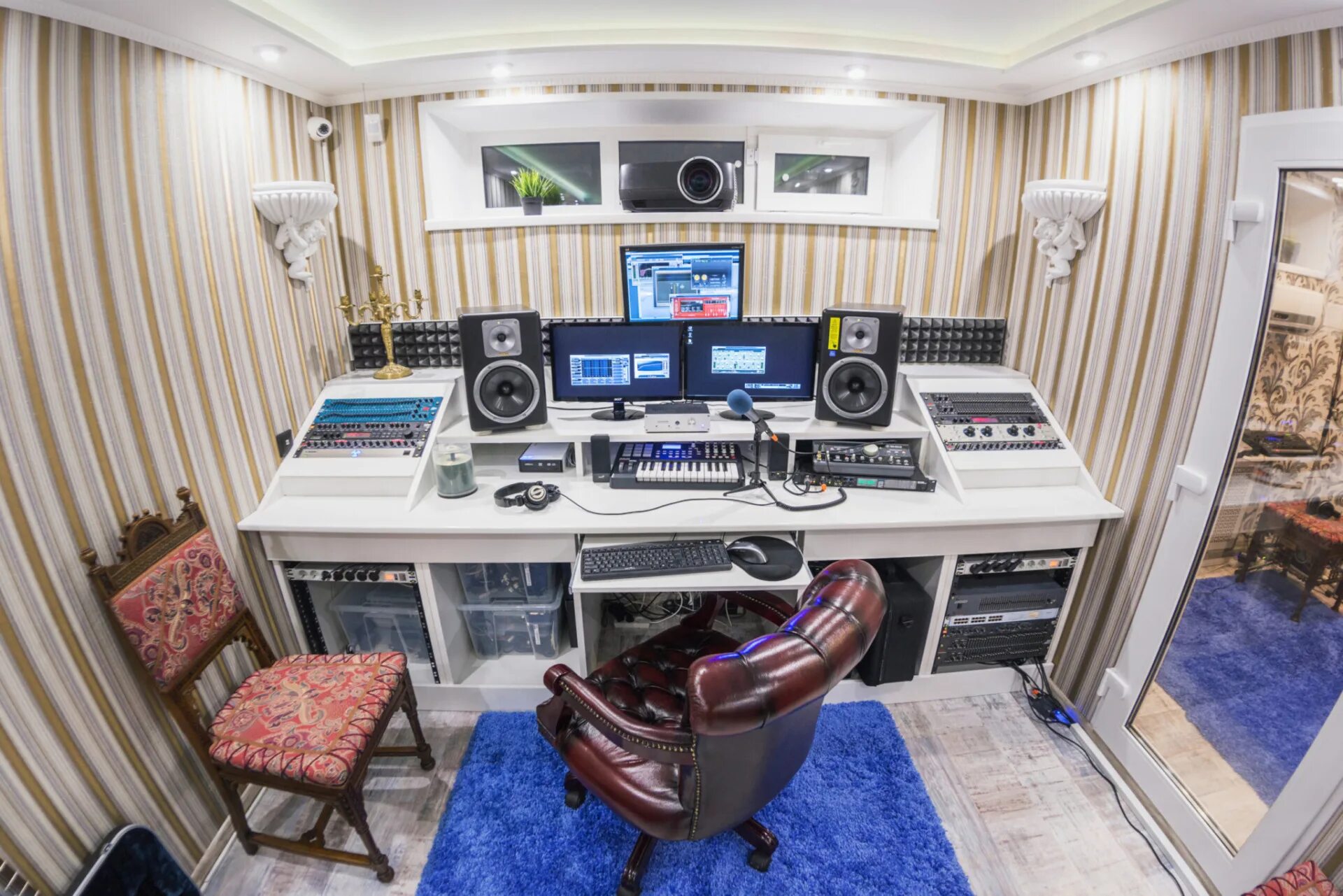 Музыкальная студия. Студия звукозаписи. Домашняя музыкальная студия. Оборудование для студии звукозаписи.