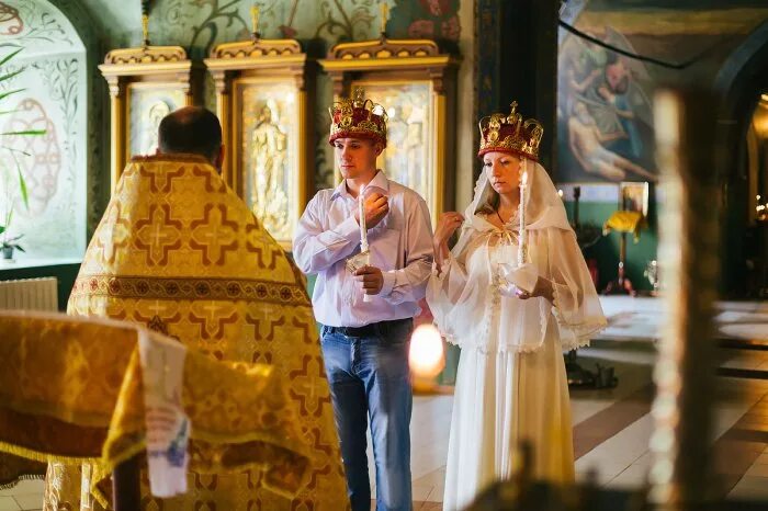 Кто первый прошел обряд венчания в 1498. Свадебные обряды на руси венчание. Венчание церковный обряд. Обряд венчания. Кто первый прошел обряд венчания в 1498.