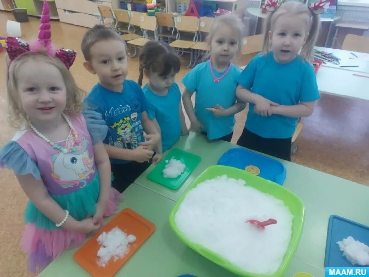 Опыты со снегом в средней группе. Эксперименты со снегом в детском саду. Эксперименты для детей в доу с водой. Игры со снегом в детском саду. Эксперименты в младшей группе.