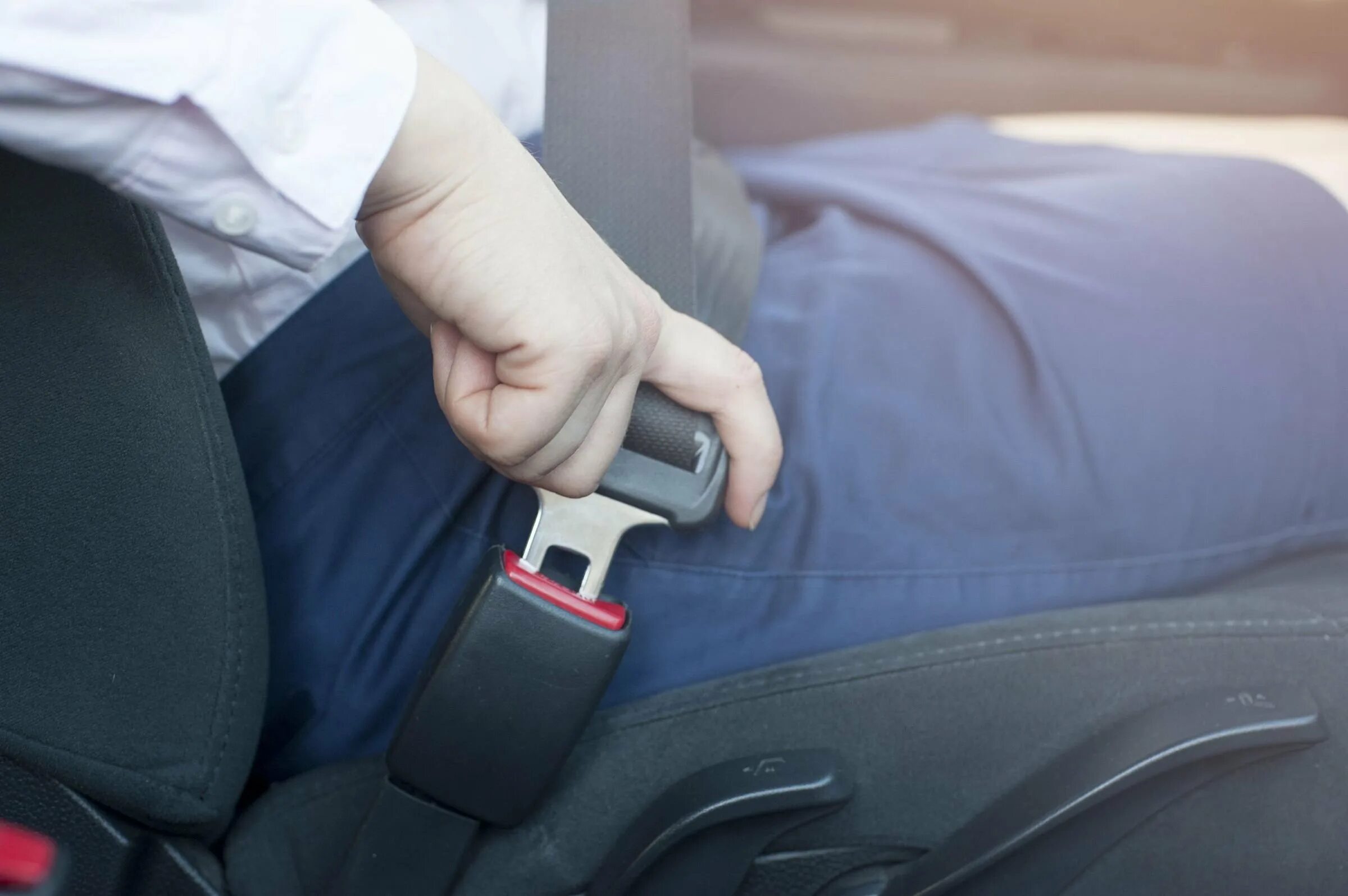 Нарушение ремень безопасности. Seat Belt. Ремень безопасности в авто. Пристегнутый ремень безопасности. Пристегивайте ремни безопасности.