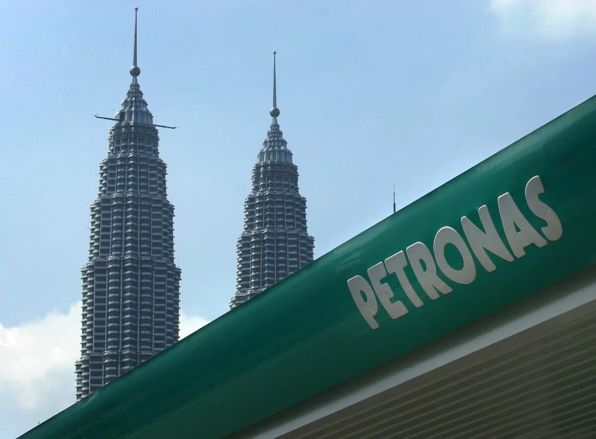 Petrol station petronas. Petronas lubricants. Petronas malaysia. Petronas malaysia. Petronas twin towers.
