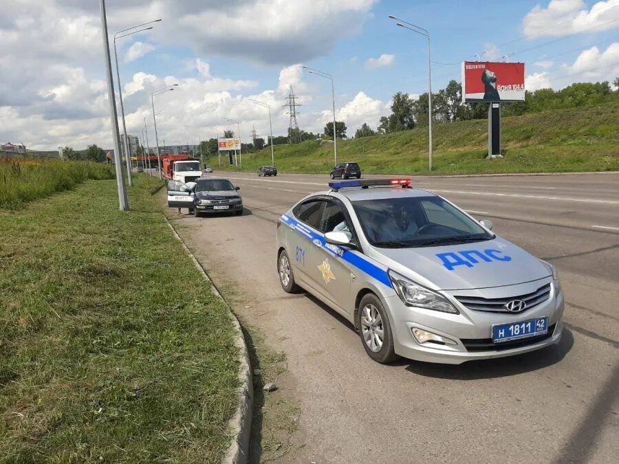 Сайт гибдд новокузнецк. ДПС Новокузнецк. ГИБДД машина Новокузнецк. Новокузнецк машины ДПС. ДПС Новокузнецкого района.