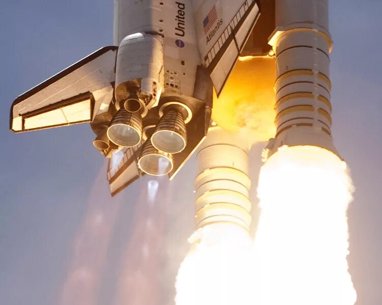 космический шаттл ss 13. спейс шаттл орбитер. спейс шаттл атлантис. двигатели шаттла. спейс шаттл двигатели.