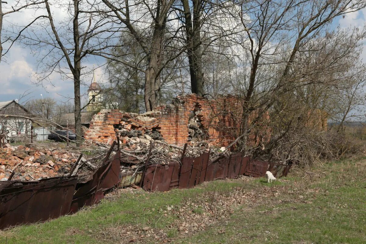 Дмитровск орловский сегодня. Город Дмитровск Орловская область. Кромы Дмитровск. Дмитровск Орловская область площадь. Типичный Дмитровск Орловский.