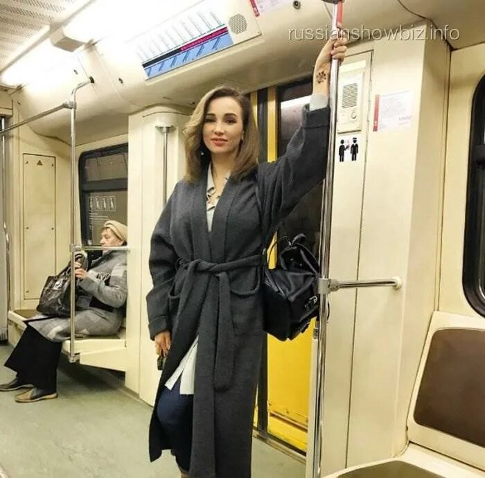 Где можно встретить знаменитостей в москве. Николай басков в метро. Американские звезды в метро. Знаменитости в московском метро. Звезды в метро москвы.