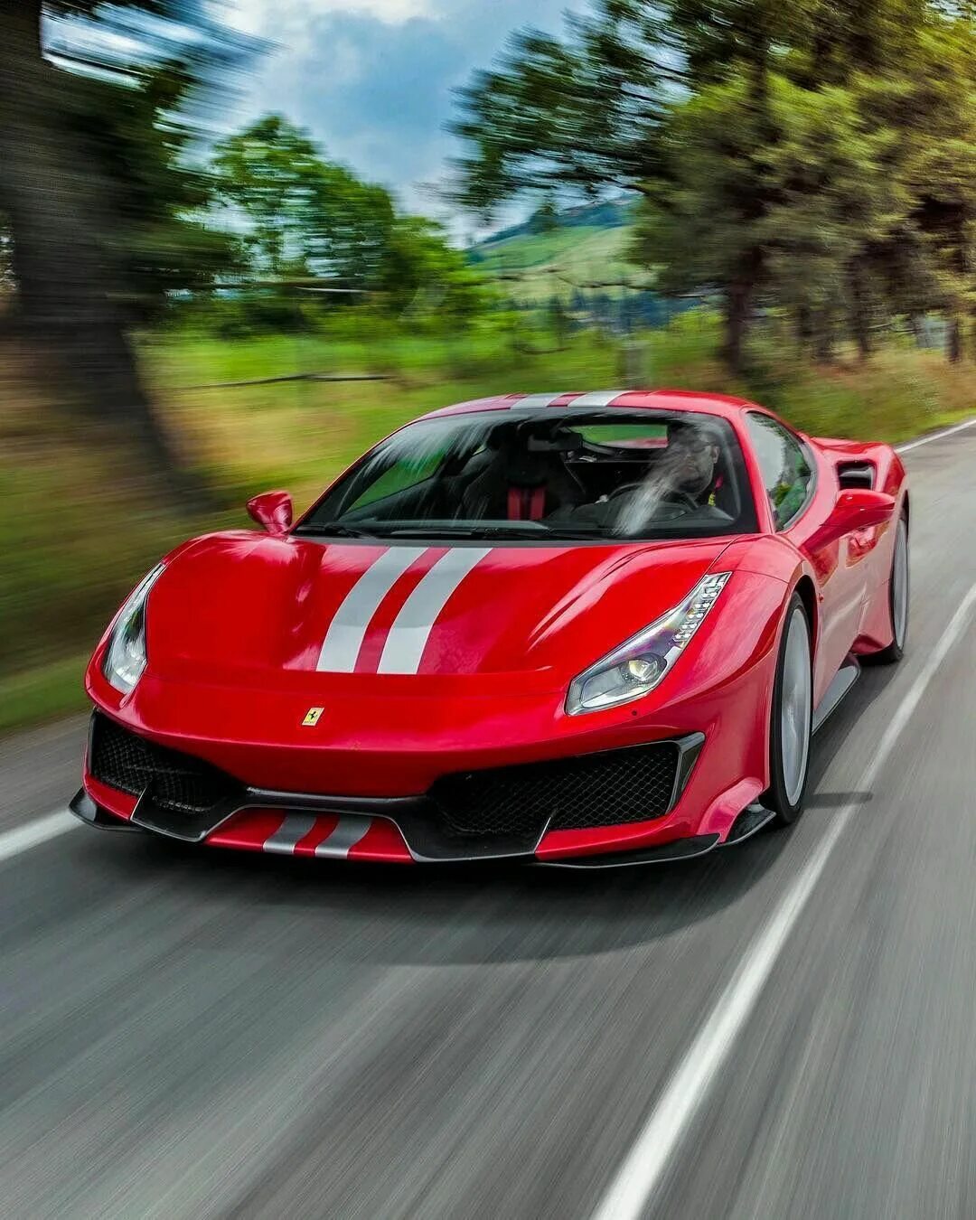 Polices car sport car. Ferrari 488. Феррари 488 писта. Ferrari 488 спорт. Ferrari 488 красный.