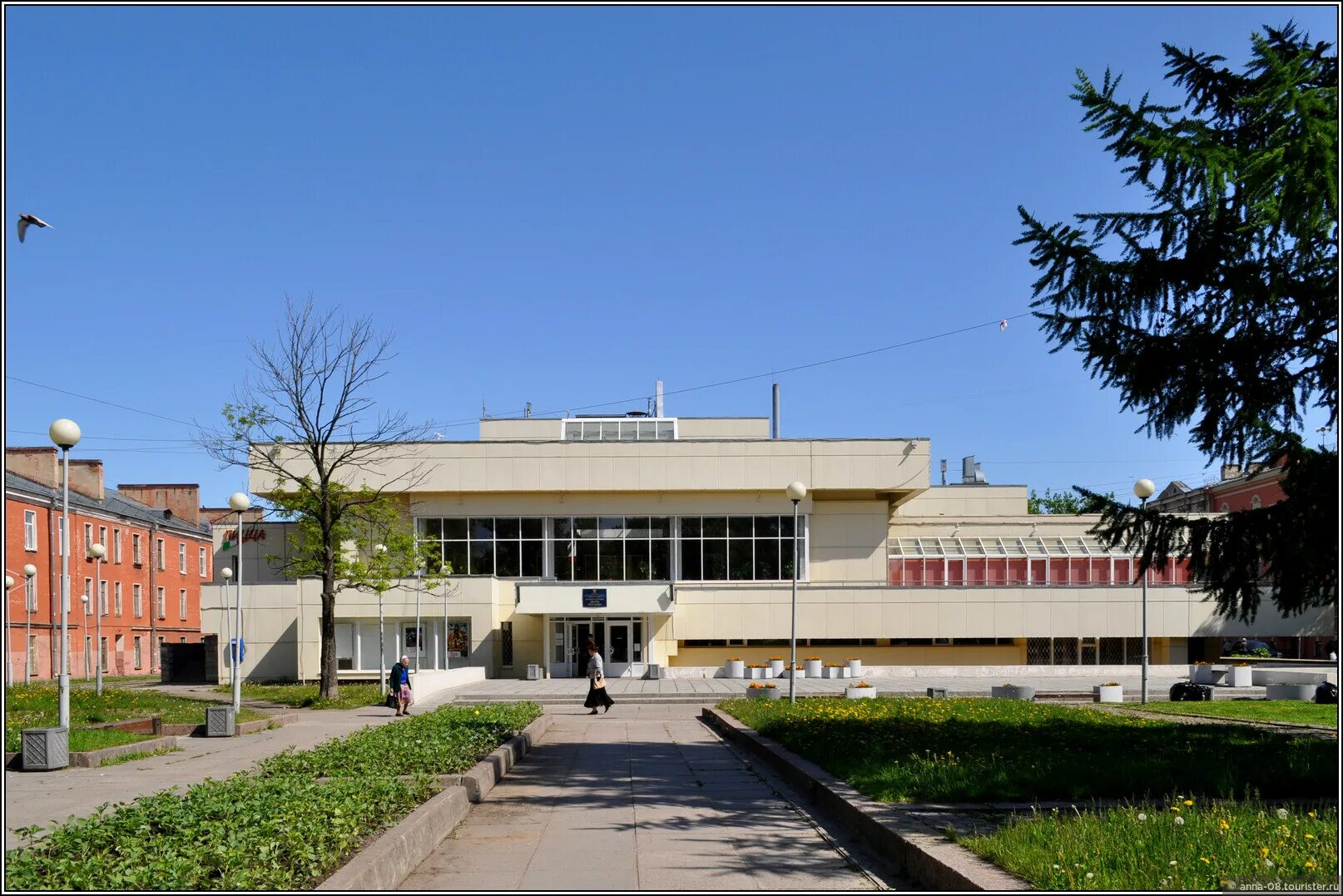 Дворец молодежи кронштадт. Кронштадтский дворец молодежи. бастион кронштадт. дом молодежи кронштадт. советская 35 кронштадт.