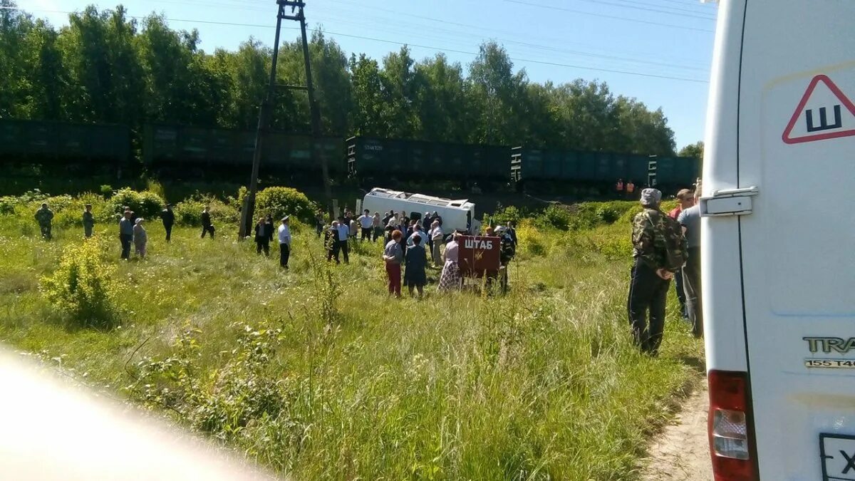 Переехал в орел. Авария в Орловской области с поездом. Электричка Гать. Переезд Лаврово авария.