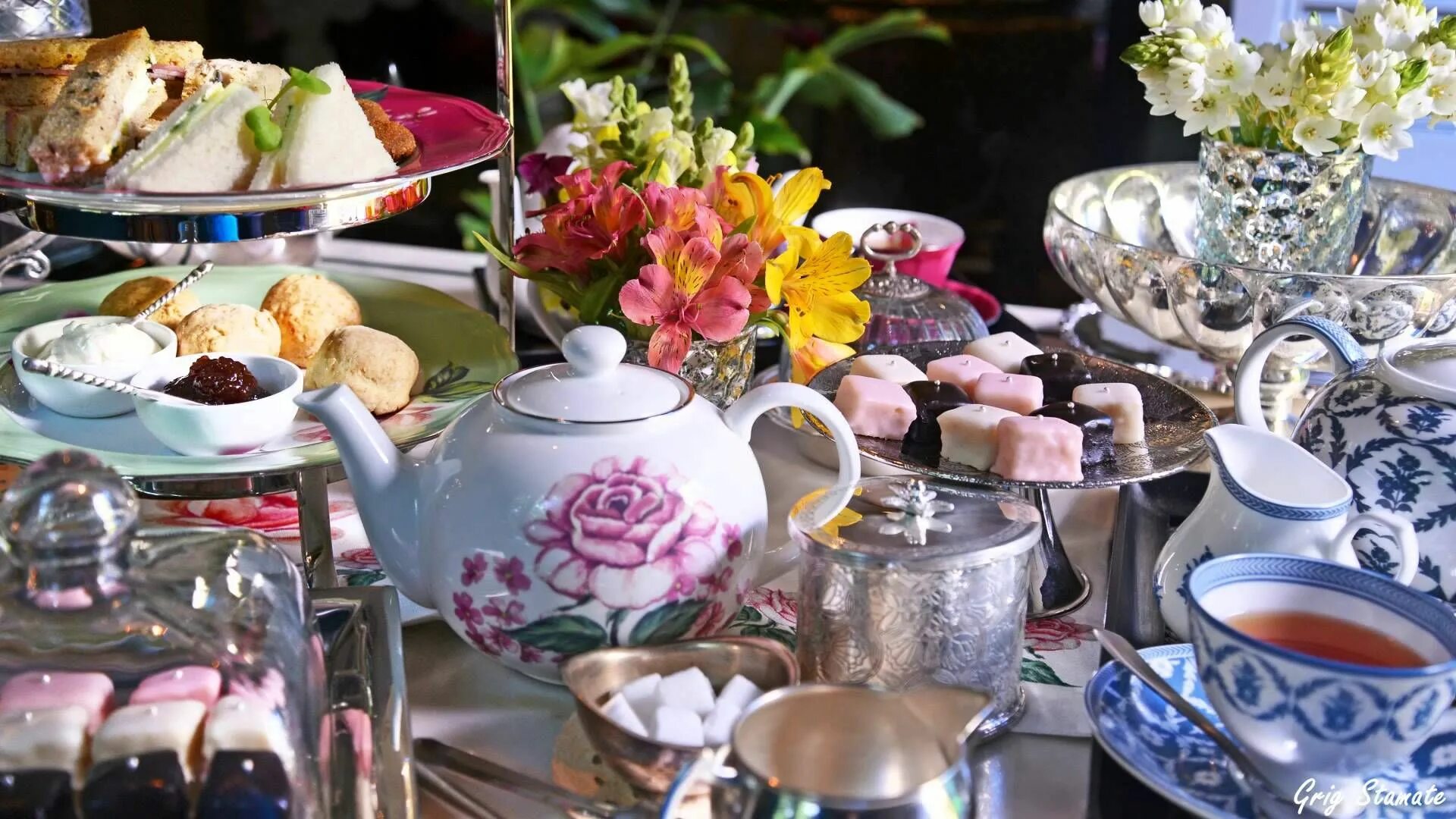 Чаяпития или чаепития как правильно. Чайный стол. Чайный стол для гостей. Сервировка чаепития. Стол для чаепития.