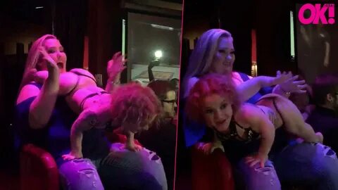 Lesbian lap dance in the club - free nude pictures, naked, photos, Lap Danc...