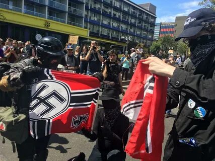 Правые против